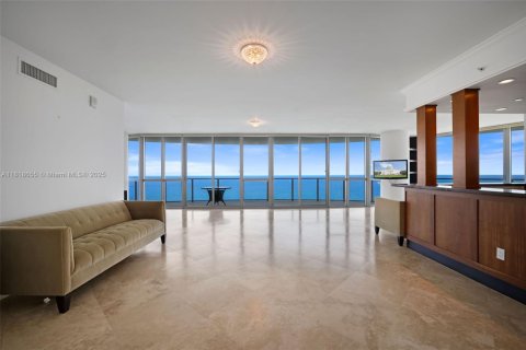 Condo in Hollywood, Florida, 3 bedrooms  № 1779827 - photo 5