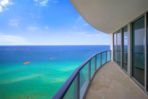 Condo in Hollywood, Florida, 3 bedrooms  № 1779827 - photo 3