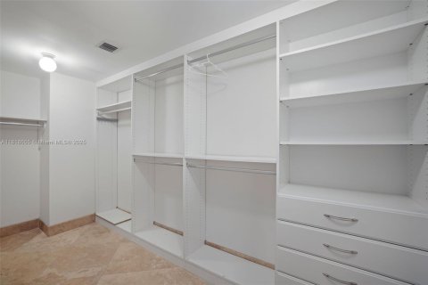 Condo in Hollywood, Florida, 3 bedrooms  № 1779827 - photo 24