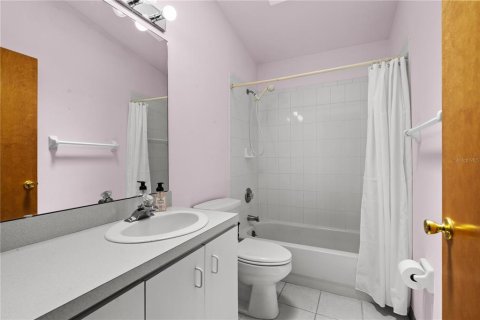 House in DeLand, Florida 3 bedrooms, 140.75 sq.m. № 1831929 - photo 17