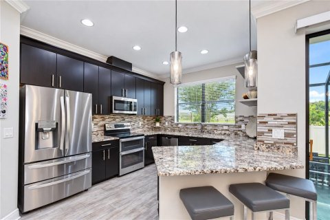 Touwnhouse à vendre à Tampa, Floride: 3 chambres, 179.58 m2 № 2400478 - photo 18