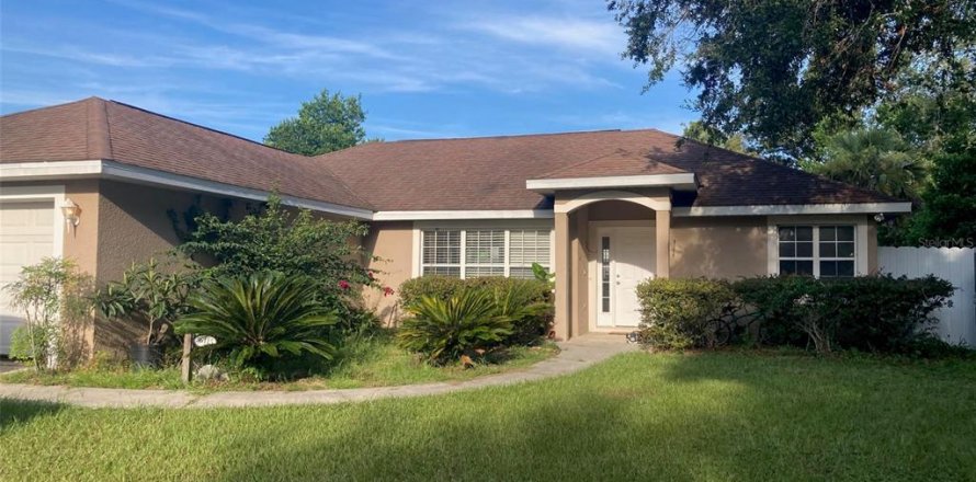 Casa en Eustis, Florida 3 dormitorios, 139.73 m2 № 1883019