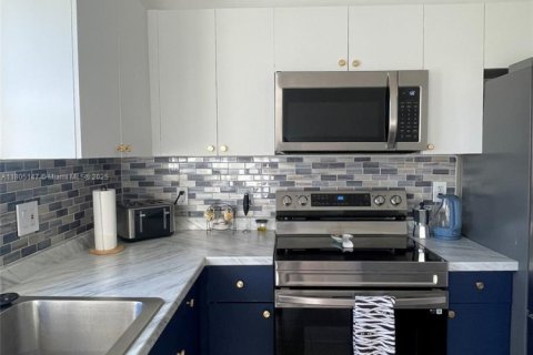 Touwnhouse à louer à Homestead, Floride: 4 chambres, 140.19 m2 № 1957667 - photo 6