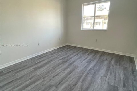 Touwnhouse à louer à Homestead, Floride: 4 chambres, 140.19 m2 № 1957667 - photo 12