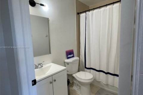 Touwnhouse à louer à Homestead, Floride: 4 chambres, 140.19 m2 № 1957667 - photo 13