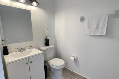 Touwnhouse à louer à Homestead, Floride: 4 chambres, 140.19 m2 № 1957667 - photo 4