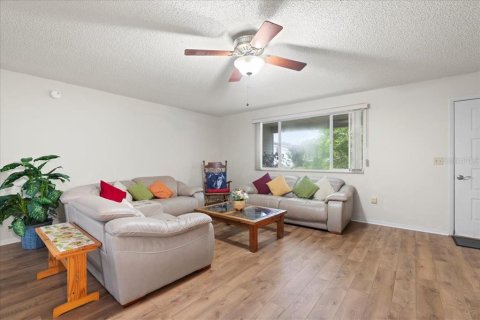 House in Ocala, Florida 2 bedrooms, 121.33 sq.m. № 1914244 - photo 6