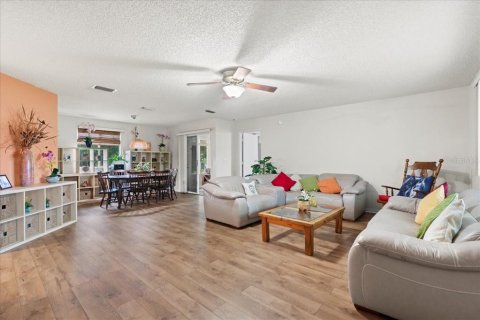 House in Ocala, Florida 2 bedrooms, 121.33 sq.m. № 1914244 - photo 5