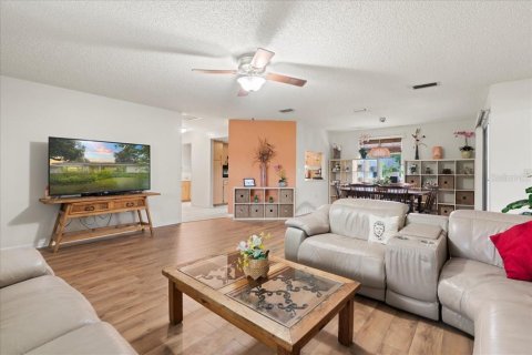 House in Ocala, Florida 2 bedrooms, 121.33 sq.m. № 1914244 - photo 7