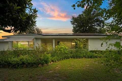 House in Ocala, Florida 2 bedrooms, 121.33 sq.m. № 1914244 - photo 2