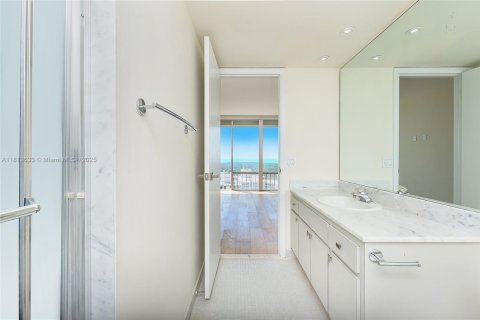 Condo in Key Biscayne, Florida, 3 bedrooms  № 1768375 - photo 18
