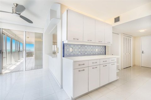 Condo in Key Biscayne, Florida, 3 bedrooms  № 1768375 - photo 6