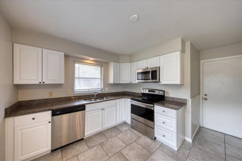 House in Belleair Bluffs, Florida 3 bedrooms, 157.93 sq.m. № 2393500 - photo 8