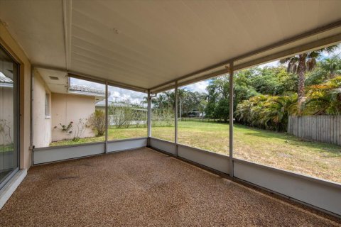 House in Belleair Bluffs, Florida 3 bedrooms, 157.93 sq.m. № 2393500 - photo 21