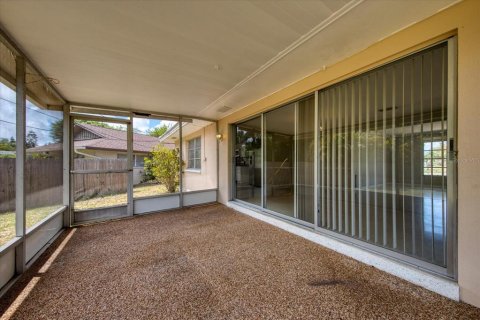 House in Belleair Bluffs, Florida 3 bedrooms, 157.93 sq.m. № 2393500 - photo 19