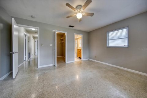 House in Belleair Bluffs, Florida 3 bedrooms, 157.93 sq.m. № 2393500 - photo 15