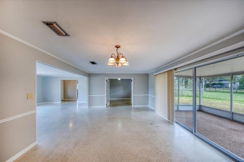 House in Belleair Bluffs, Florida 3 bedrooms, 157.93 sq.m. № 2393500 - photo 10
