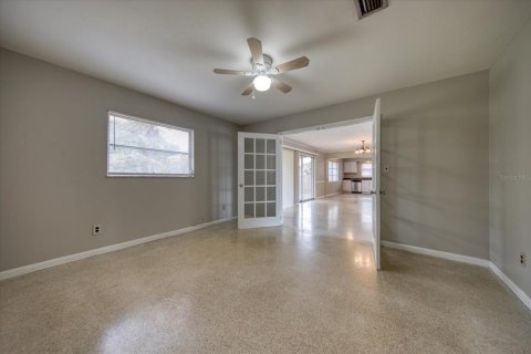 House in Belleair Bluffs, Florida 3 bedrooms, 157.93 sq.m. № 2393500 - photo 12