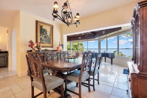 House in Auburndale, Florida 5 bedrooms, 669.64 sq.m. № 2097416 - photo 10