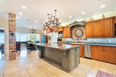 House in Auburndale, Florida 5 bedrooms, 669.64 sq.m. № 2097416 - photo 16