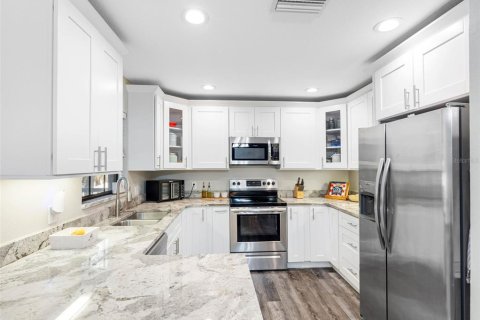 Villa ou maison à vendre à Oldsmar, Floride: 3 chambres, 162.02 m2 № 1636626 - photo 13