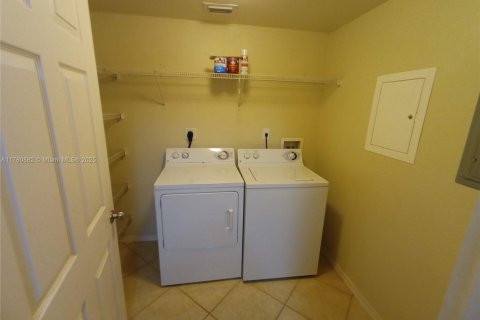 Condo in West Palm Beach, Florida, 1 bedroom  № 1787053 - photo 13