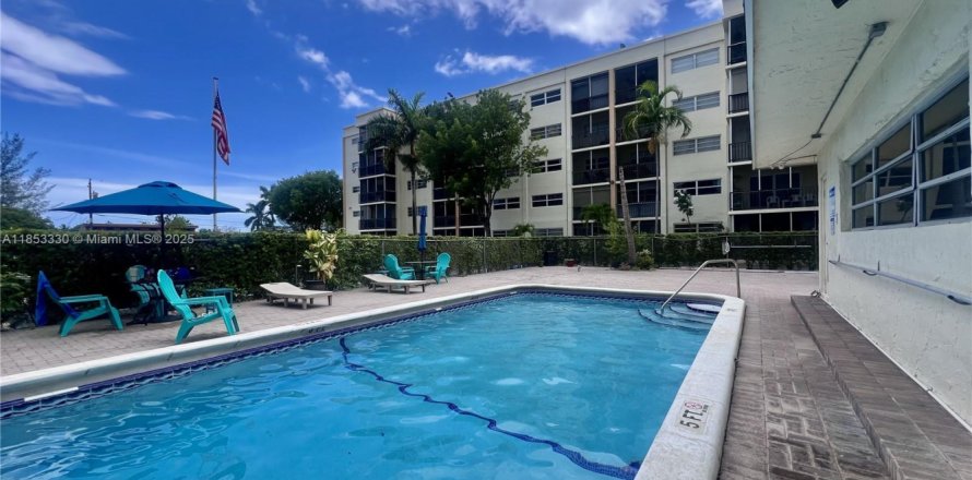Condo à Hallandale Beach, Floride, 1 chambre № 1875556