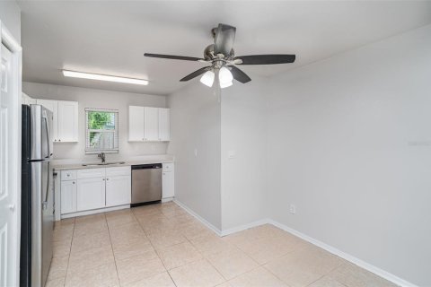 House in Bradenton, Florida 3 bedrooms, 138.52 sq.m. № 1903469 - photo 8