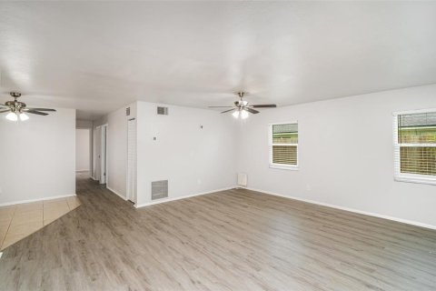 House in Bradenton, Florida 3 bedrooms, 138.52 sq.m. № 1903469 - photo 6