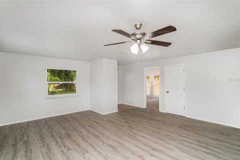 House in Bradenton, Florida 3 bedrooms, 138.52 sq.m. № 1903469 - photo 5