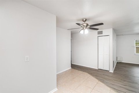 House in Bradenton, Florida 3 bedrooms, 138.52 sq.m. № 1903469 - photo 3