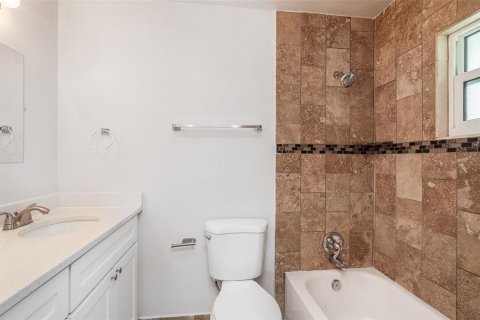 House in Bradenton, Florida 3 bedrooms, 138.52 sq.m. № 1903469 - photo 12