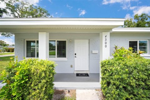 Casa en venta en Saint Petersburg, Florida, 3 dormitorios, 130.06 m2 № 1886284 - foto 2