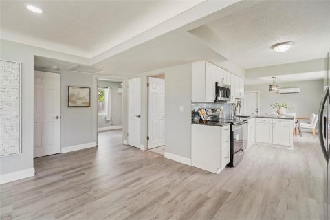 Casa en venta en Saint Petersburg, Florida, 3 dormitorios, 130.06 m2 № 1886284 - foto 17