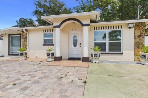 House in Tampa, Florida 3 bedrooms, 137.5 sq.m. № 2195247 - photo 2