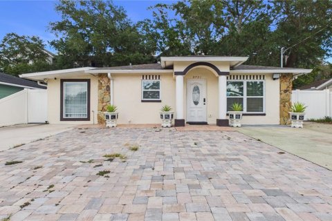 House in Tampa, Florida 3 bedrooms, 137.5 sq.m. № 2195247 - photo 3