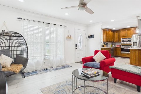 House in Tampa, Florida 3 bedrooms, 137.5 sq.m. № 2195247 - photo 16