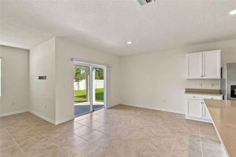 Villa ou maison à vendre à Haines City, Floride: 4 chambres, 170.01 m2 № 2421662 - photo 7
