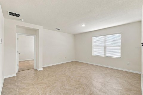 Villa ou maison à vendre à Haines City, Floride: 4 chambres, 170.01 m2 № 2421662 - photo 4