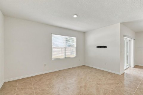 Villa ou maison à vendre à Haines City, Floride: 4 chambres, 170.01 m2 № 2421662 - photo 5