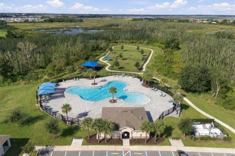 Villa ou maison à vendre à Haines City, Floride: 4 chambres, 170.01 m2 № 2421662 - photo 2