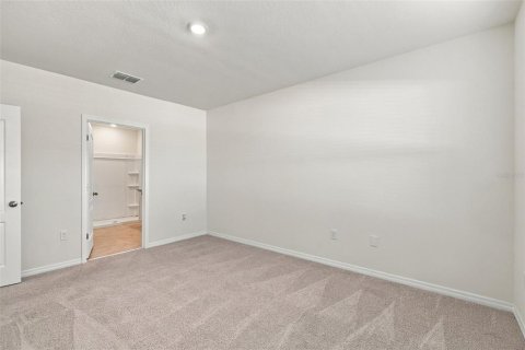 Villa ou maison à vendre à Haines City, Floride: 4 chambres, 170.01 m2 № 2421662 - photo 13