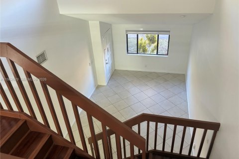 Touwnhouse à louer à Miami, Floride: 3 chambres, 140.47 m2 № 2025264 - photo 4