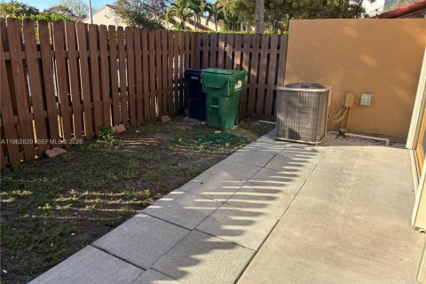 Touwnhouse à louer à Miami, Floride: 3 chambres, 140.47 m2 № 2025264 - photo 20