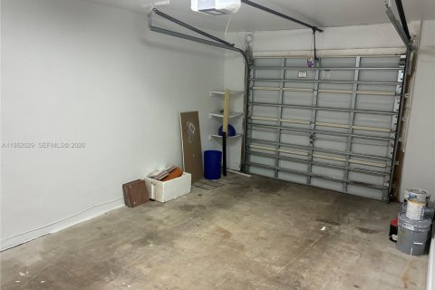 Touwnhouse à louer à Miami, Floride: 3 chambres, 140.47 m2 № 2025264 - photo 18