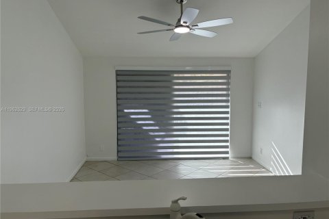 Touwnhouse à louer à Miami, Floride: 3 chambres, 140.47 m2 № 2025264 - photo 8