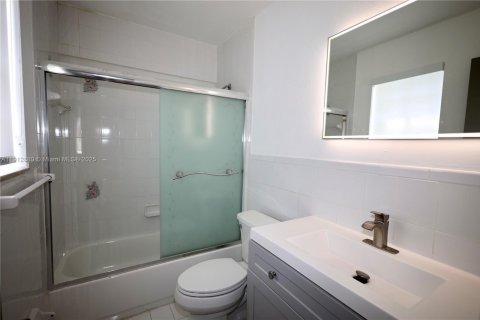 Condominio en alquiler en Miami, Florida, 1 dormitorio, 51.28 m2 № 1969152 - foto 7