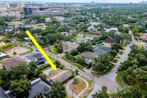 House in Tampa, Florida 3 bedrooms, 196.21 sq.m. № 1827085 - photo 12