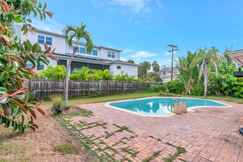 House in Tampa, Florida 3 bedrooms, 196.21 sq.m. № 1827085 - photo 8