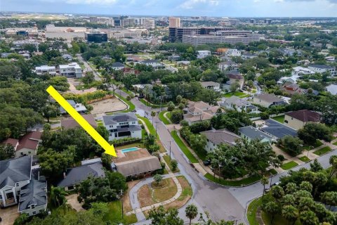 House in Tampa, Florida 3 bedrooms, 196.21 sq.m. № 1827085 - photo 13